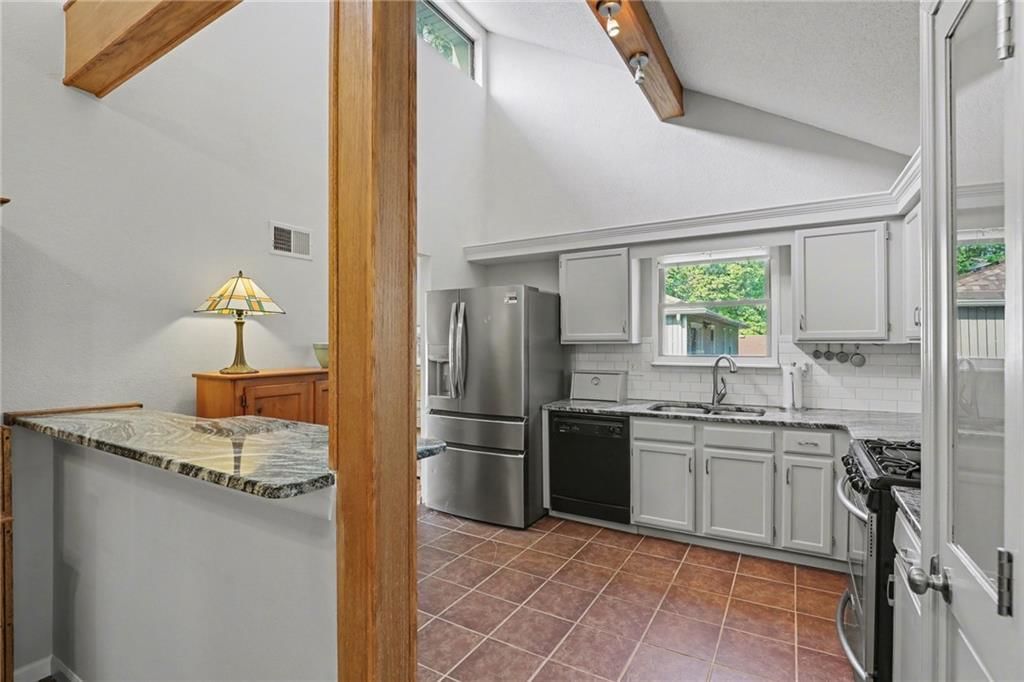 16100 W 130th Terrace — photo 11