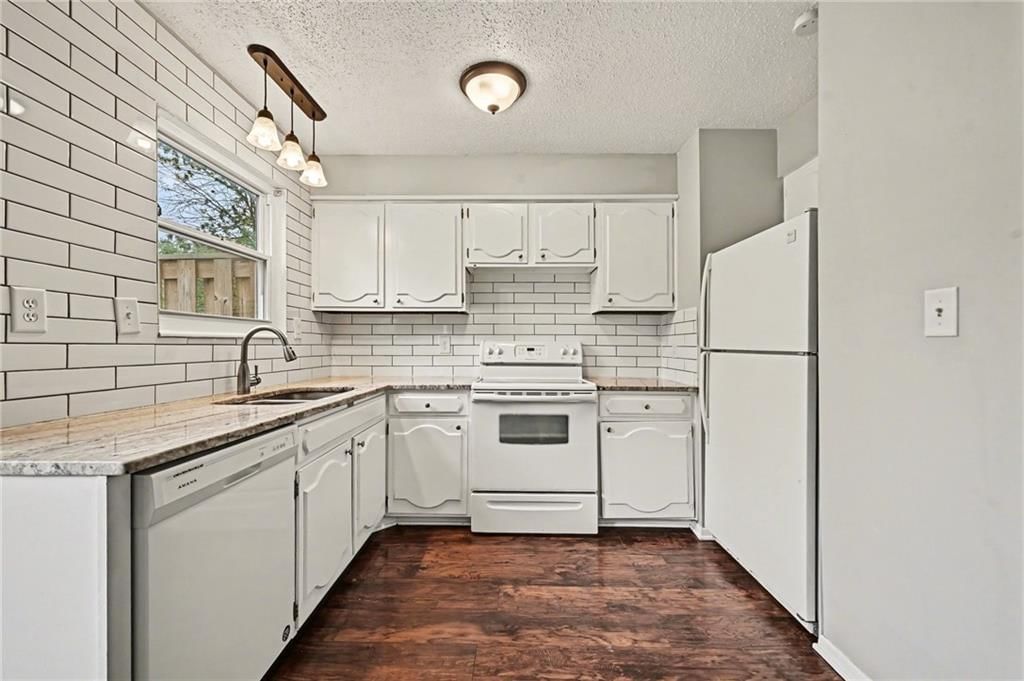 Photo 12 of 28 - 8011 E 88th Street