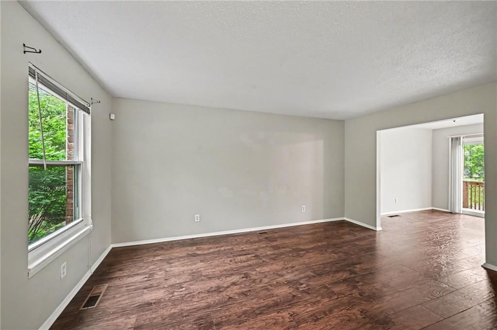 Photo 13 of 28 - 8011 E 88th Street