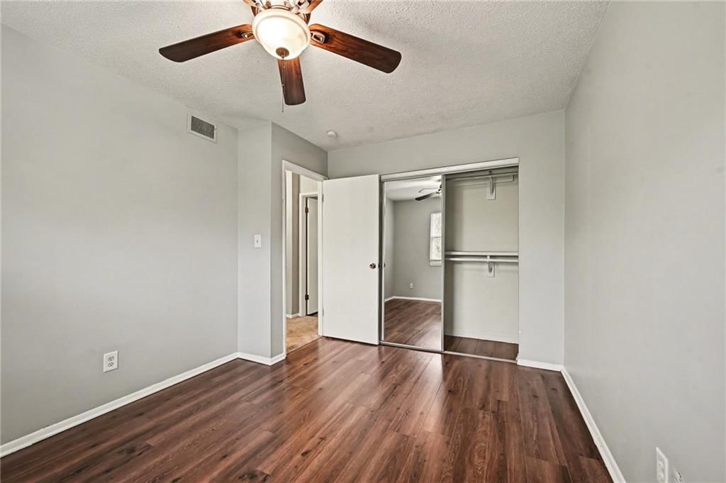 Photo 16 of 28 - 8011 E 88th Street