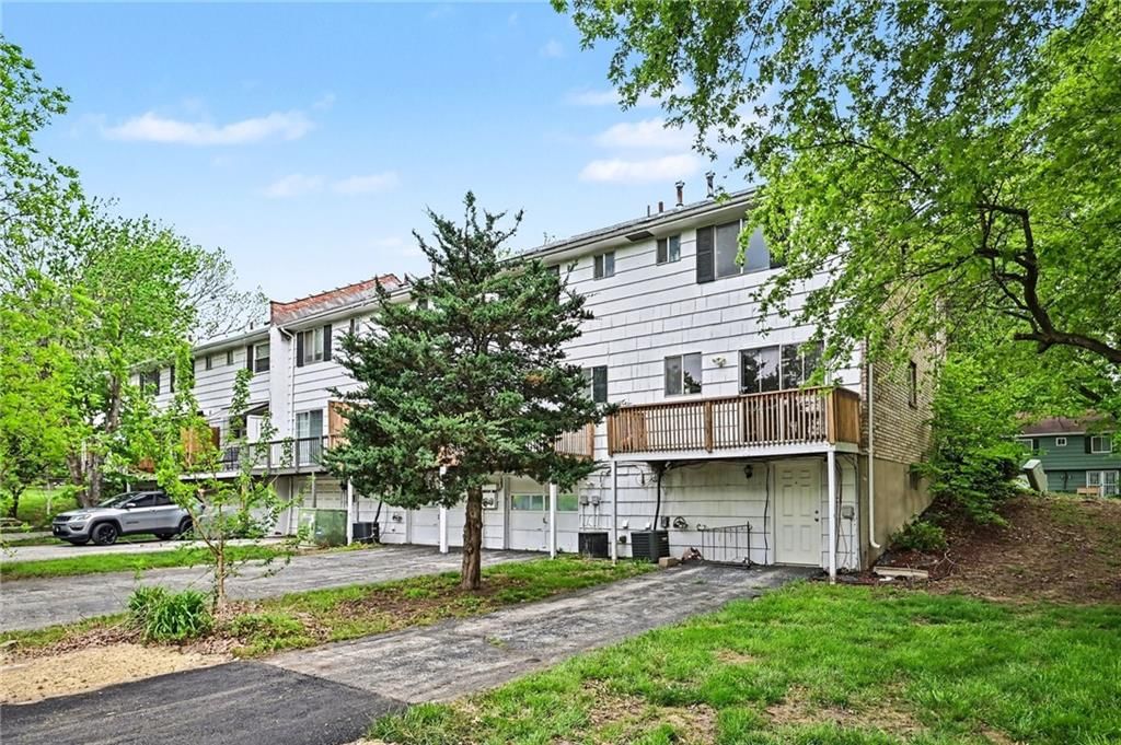 Photo 21 of 28 - 8011 E 88th Street