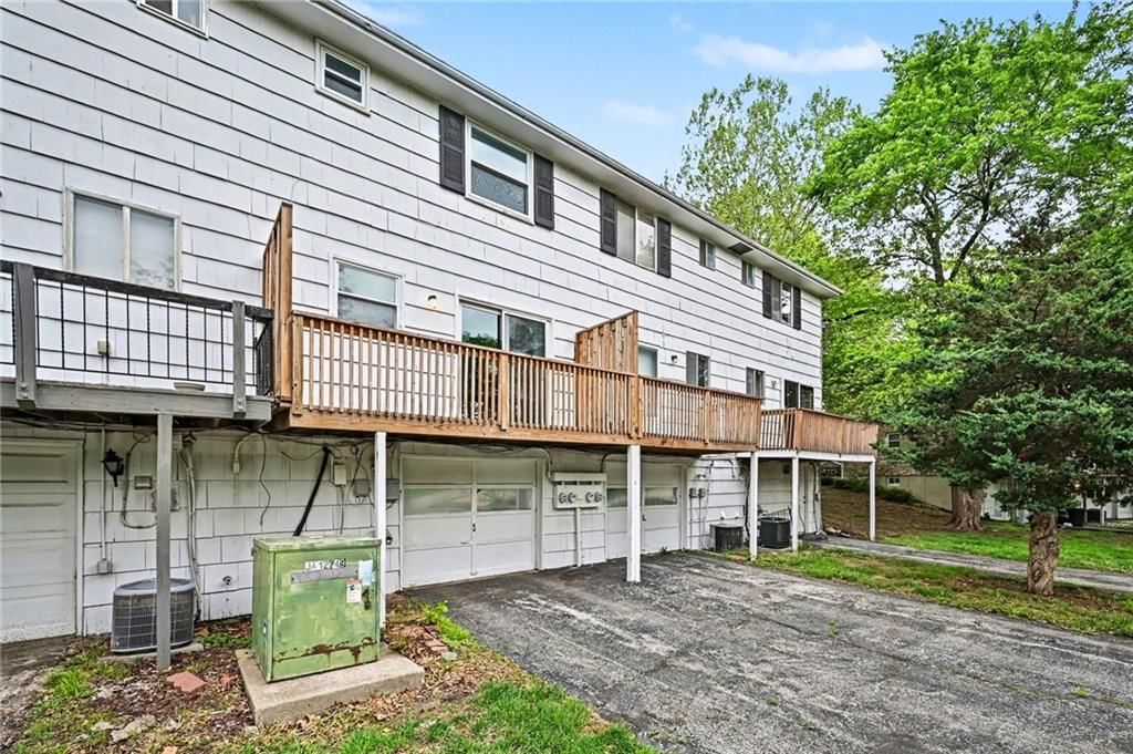 Photo 23 of 28 - 8011 E 88th Street