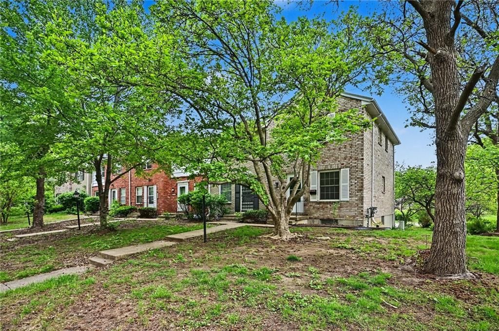 Photo 25 of 28 - 8011 E 88th Street