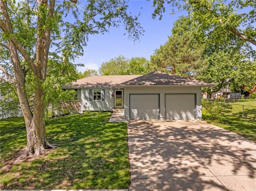 13020 S Raintree Drive, Olathe, KS