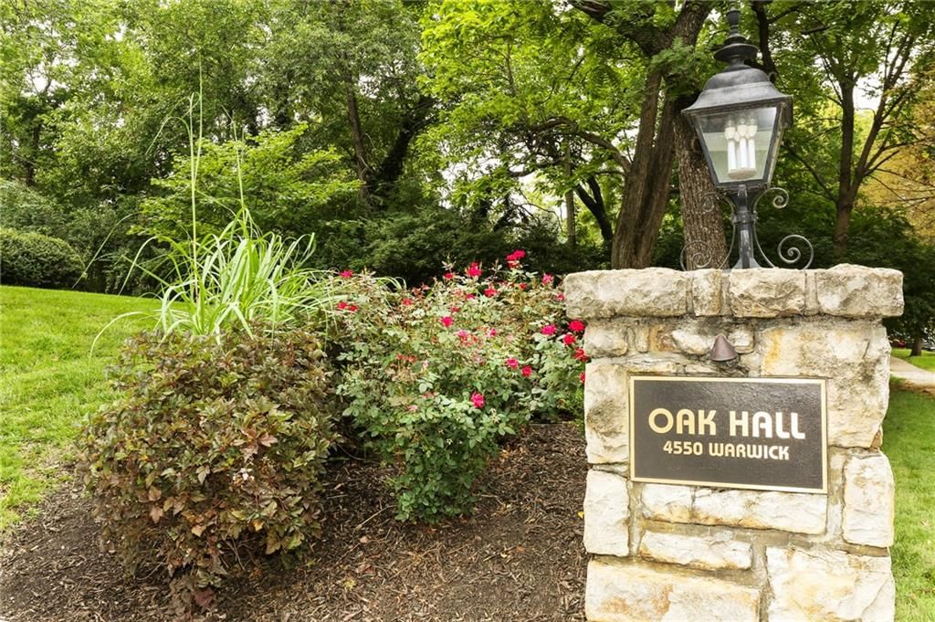 4550 Warwick Boulevard, Kansas City, MO
