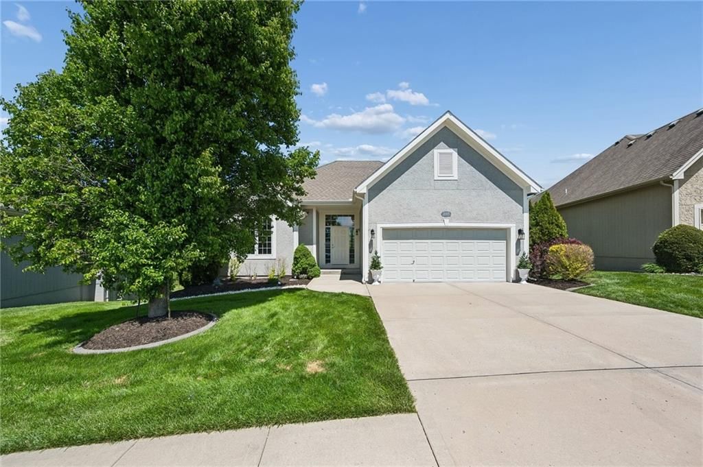11005 N Cosby Avenue, Kansas City, MO