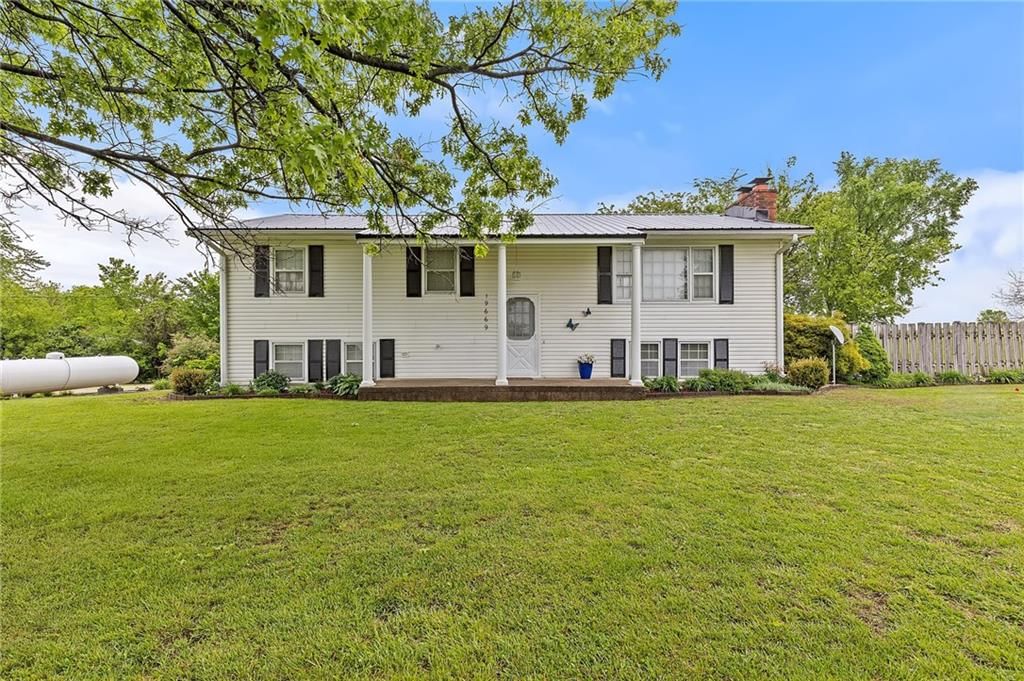 19669 Wilderness Camp Road, Lawson