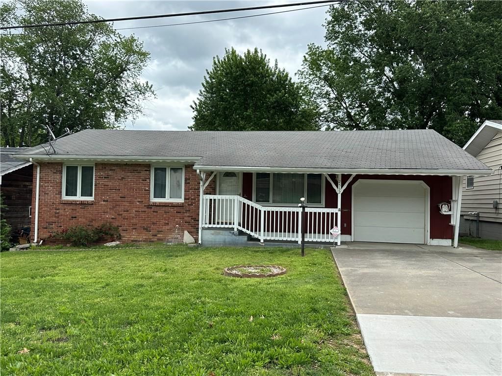 2532 N Franklin Avenue, Springfield