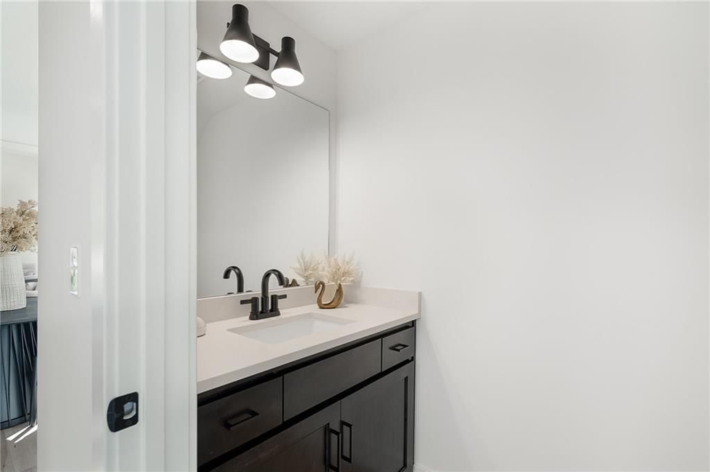 9605 Red Oak Drive — photo 5
