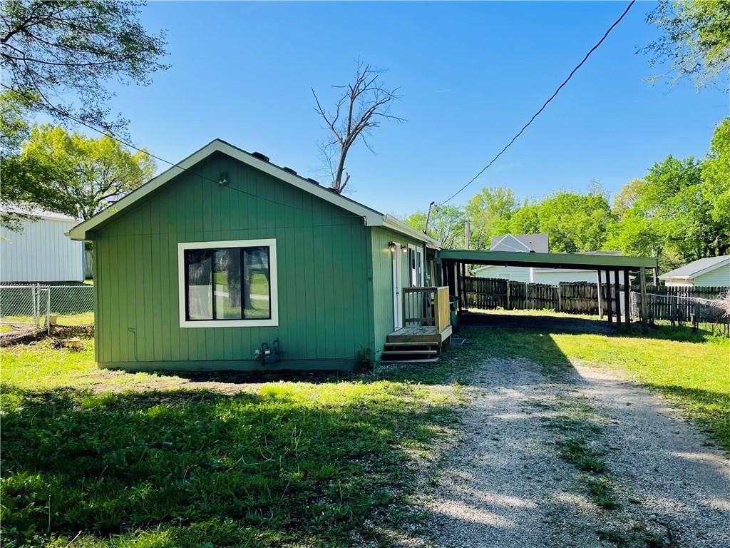 602 E Eisenhower Road, Lansing