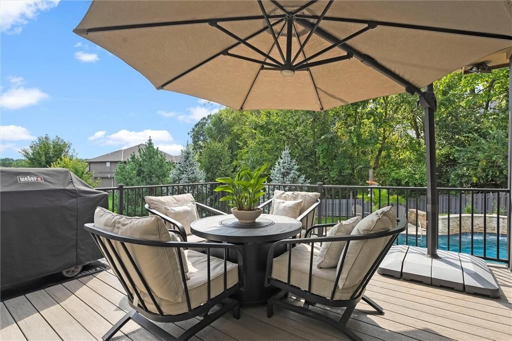 1301 NE TIMBERLINE Court — photo 5