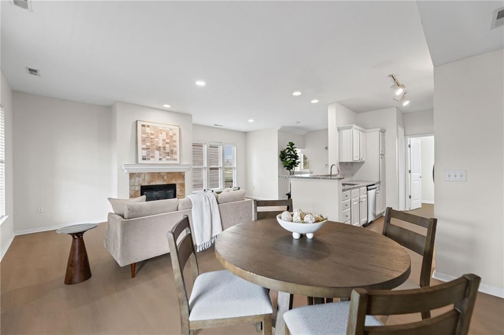 5245 Overland Drive — photo 8