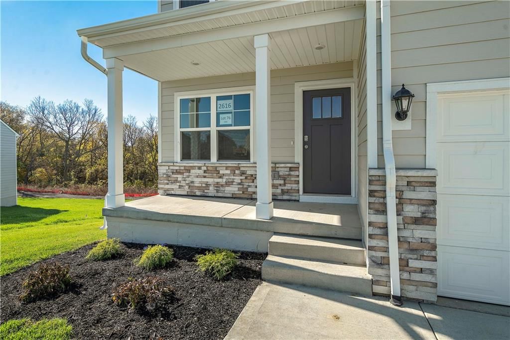 Photo 5 of 43 - 17813 Green Road, Gardner, KS 66030