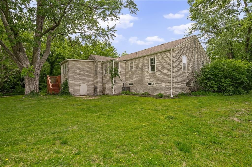 336 E Park Street — photo 25