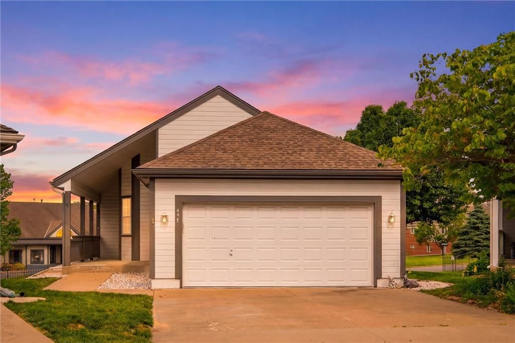 419 NW Wimbleton Court, Blue Springs, MO