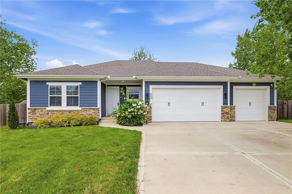 1401 Rylee Court, Raymore, MO