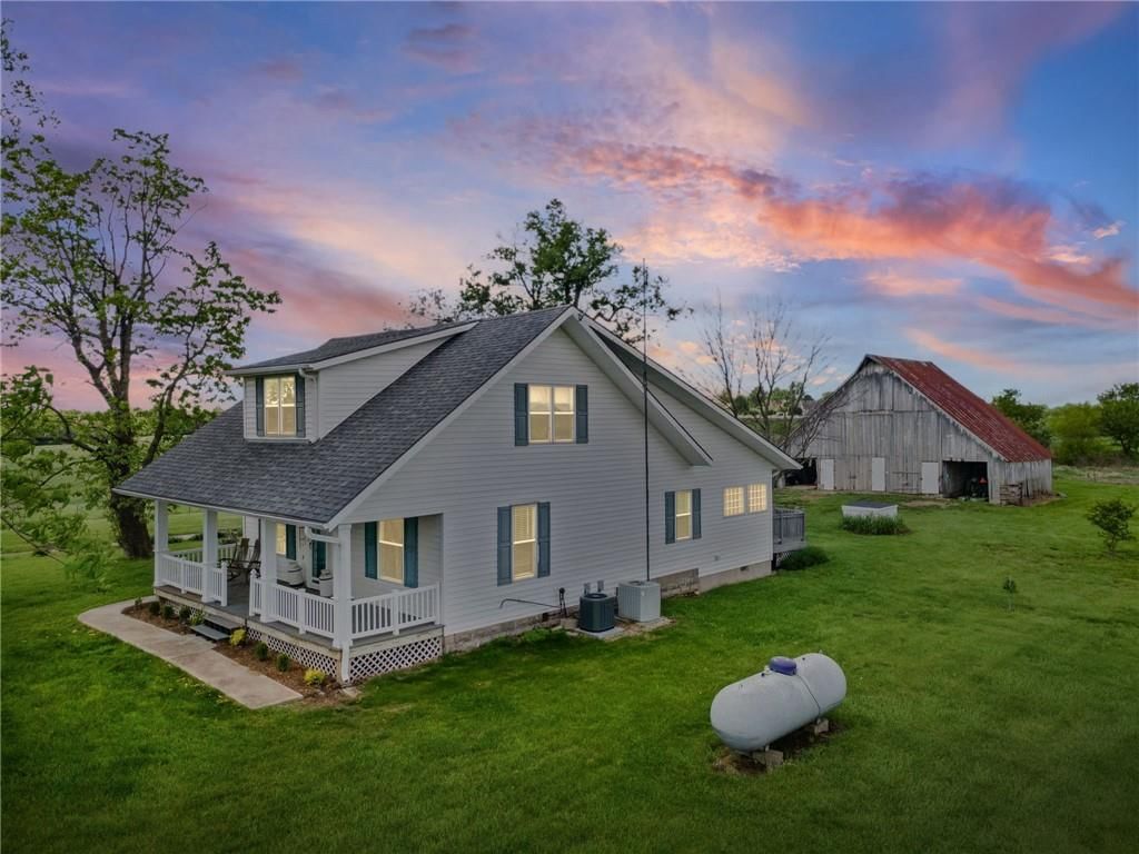 214 NW 361 Road, Warrensburg