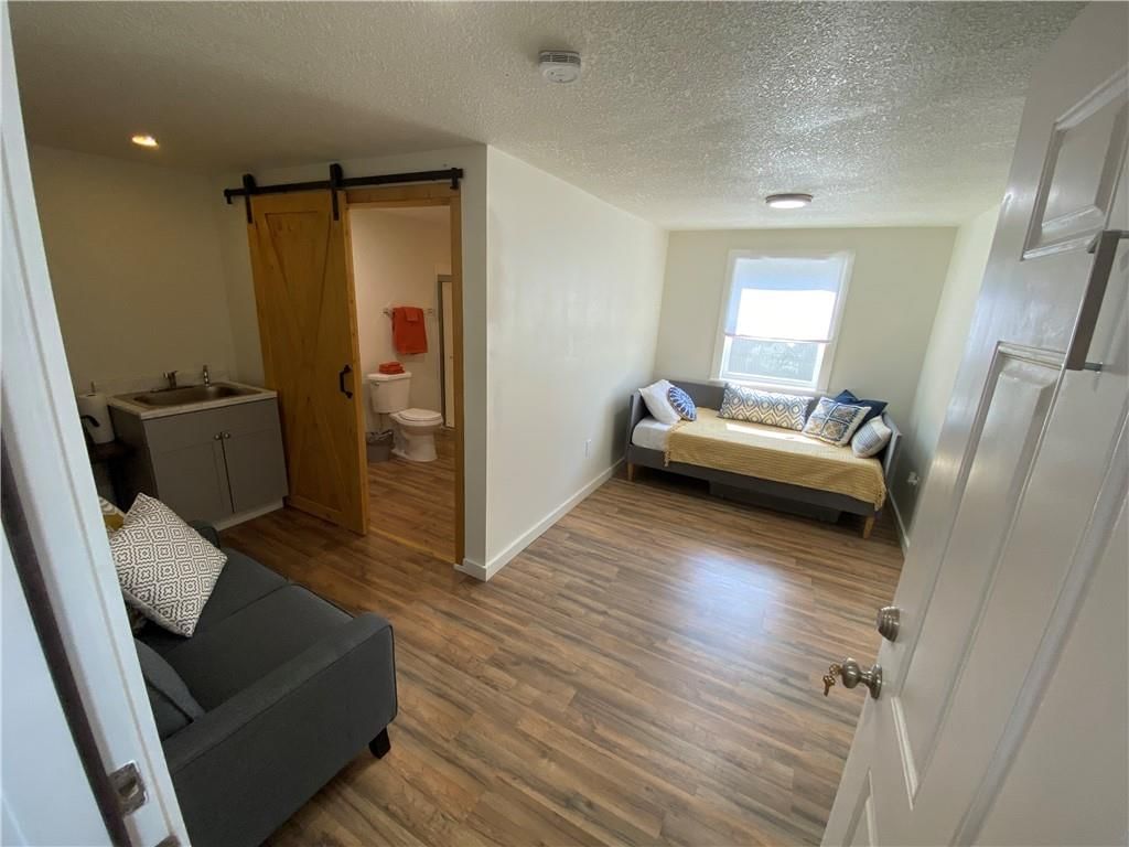 8705 E 63rd Trafficway — photo 4