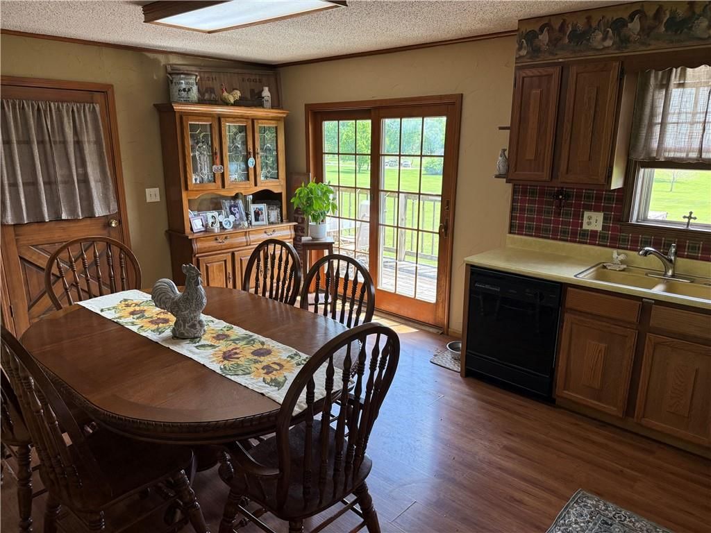 6474 SW Oakridge Road — photo 3