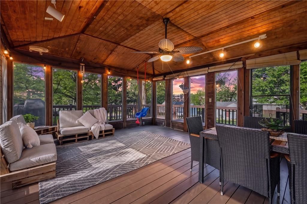3003 NE 53rd Street, Kansas City, MO
