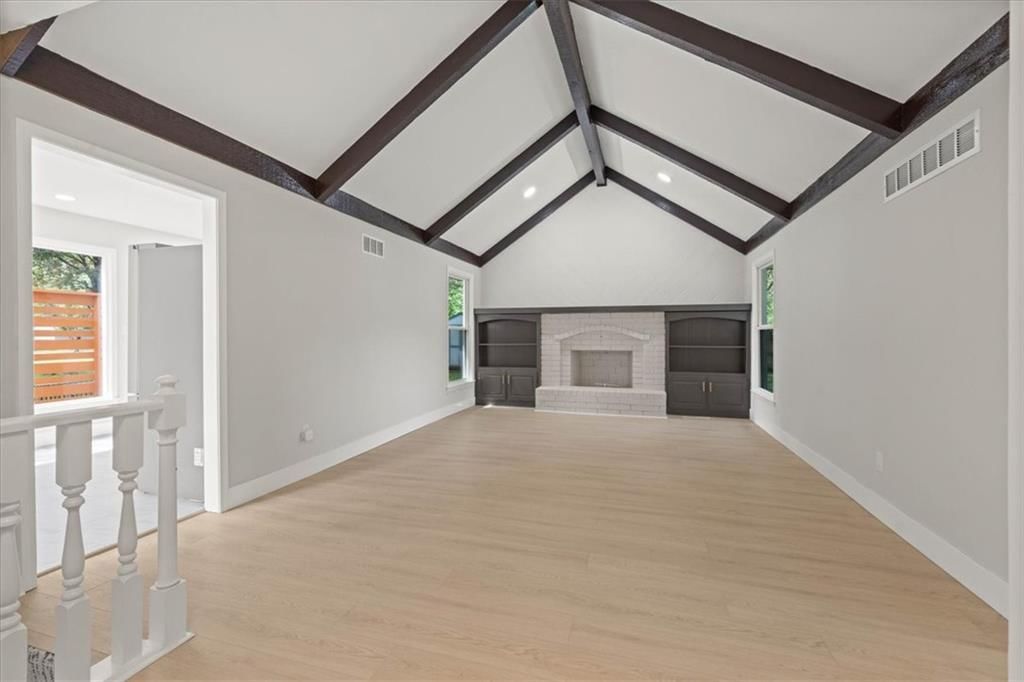 518 SE RICHARDSON Place — photo 2