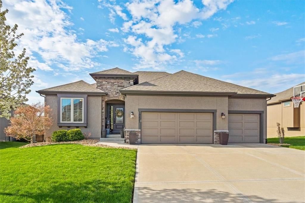 19421 W 200th Terrace, Spring Hill, KS
