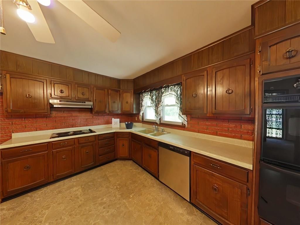2802 Blackwell Road — photo 3