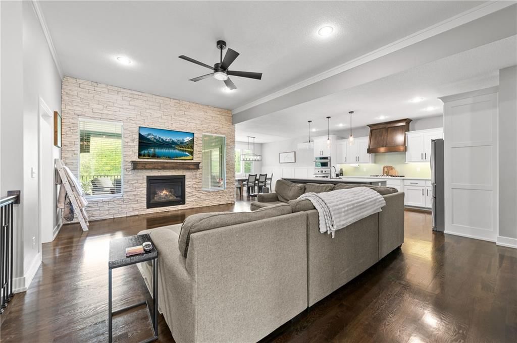 2104 Foxtail Drive, Kearney, MO
