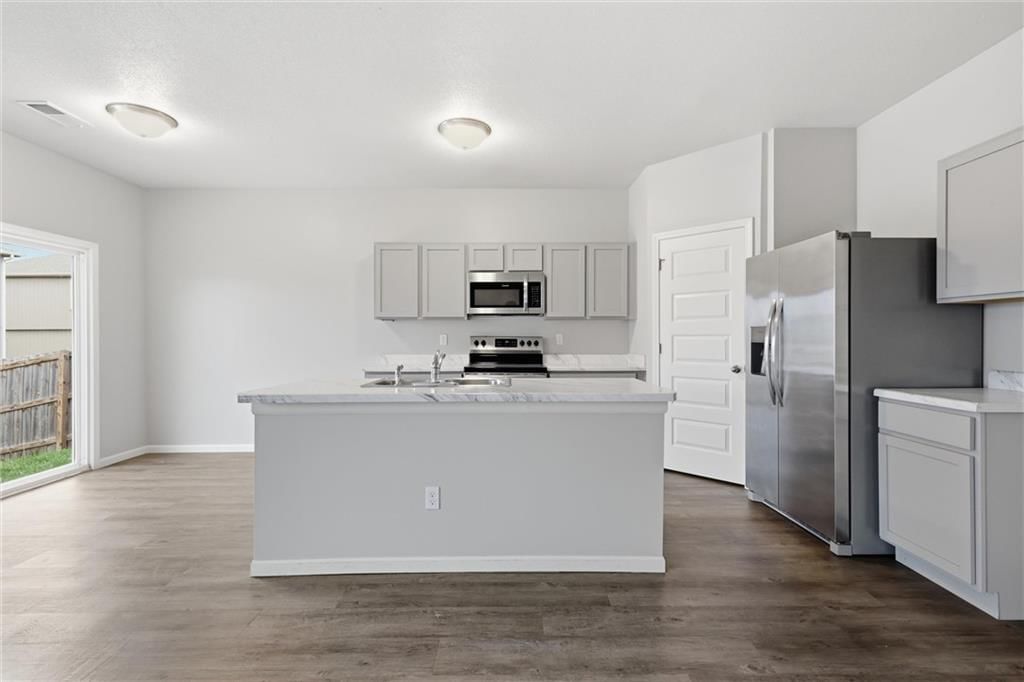 21305 W 215th Terrace — photo 8