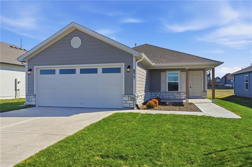468 Valley View Drive, Tonganoxie, KS