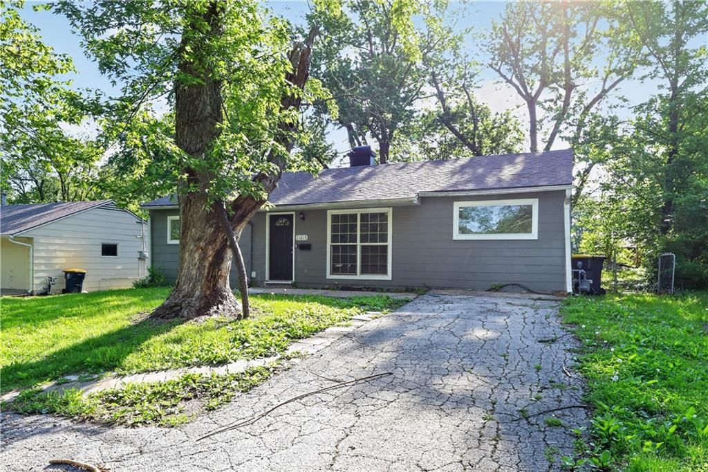 11217 PALMER Avenue, Kansas City, MO