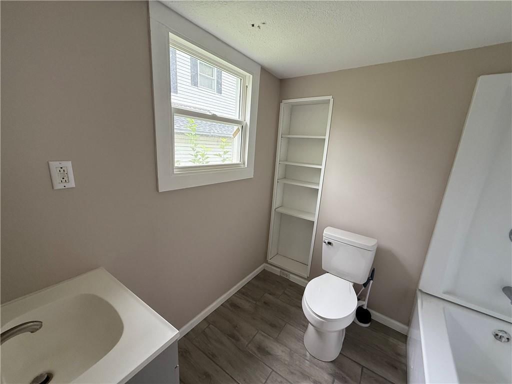 604 Laramie Street — photo 5