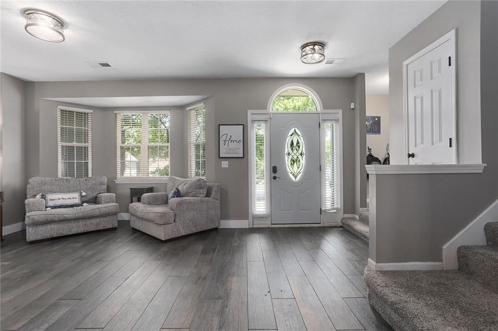 8120 NW Delta Drive — photo 2