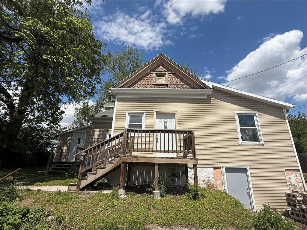 109 E Market Street — photo 1