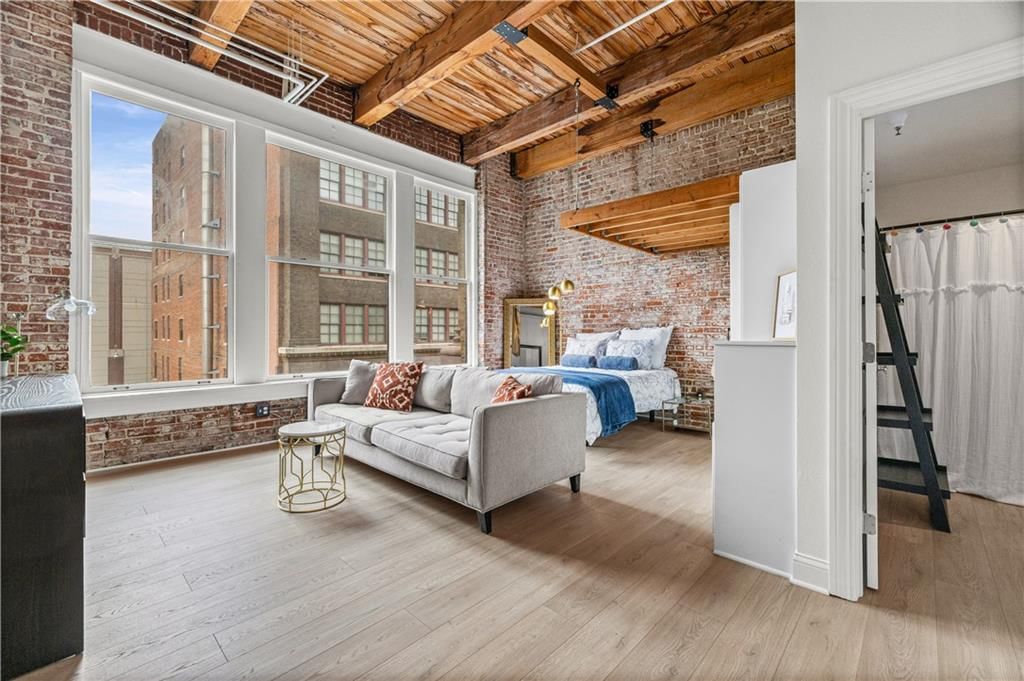 308 W 8th Street, Kansas City, MO