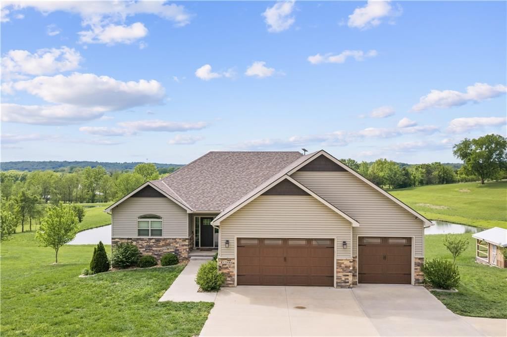 37006 E Church Road, Oak Grove