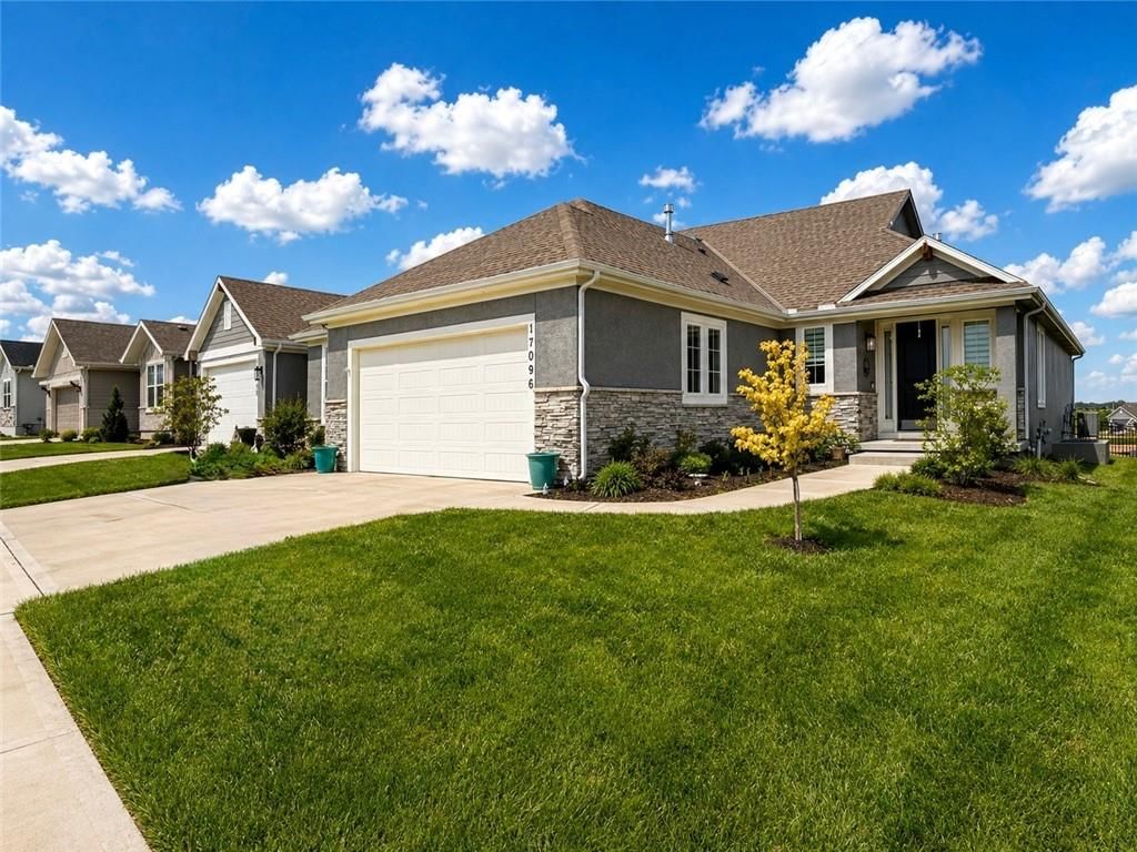 17096 W 168th Place, Olathe, KS