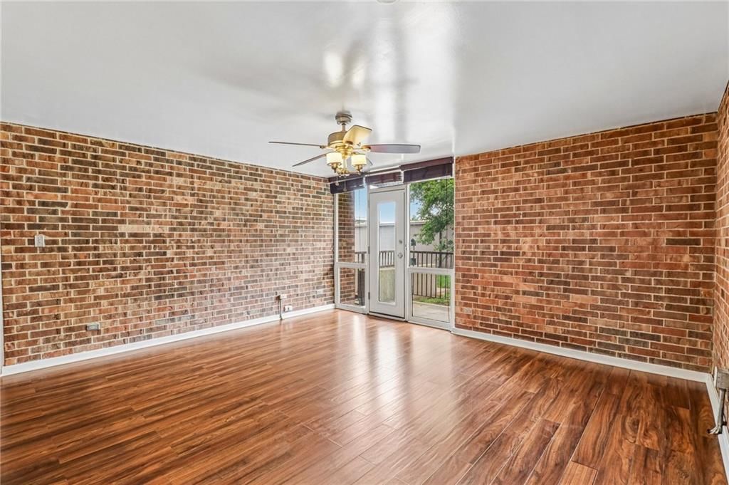 2933 Baltimore Avenue — photo 6