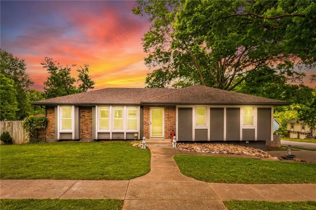1524 Oxford Court, Liberty, MO