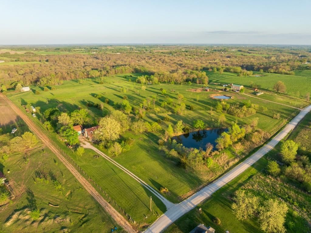 719 NW 871st Road, Centerview