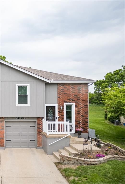 5328 NW 87th Court, Kansas City, MO