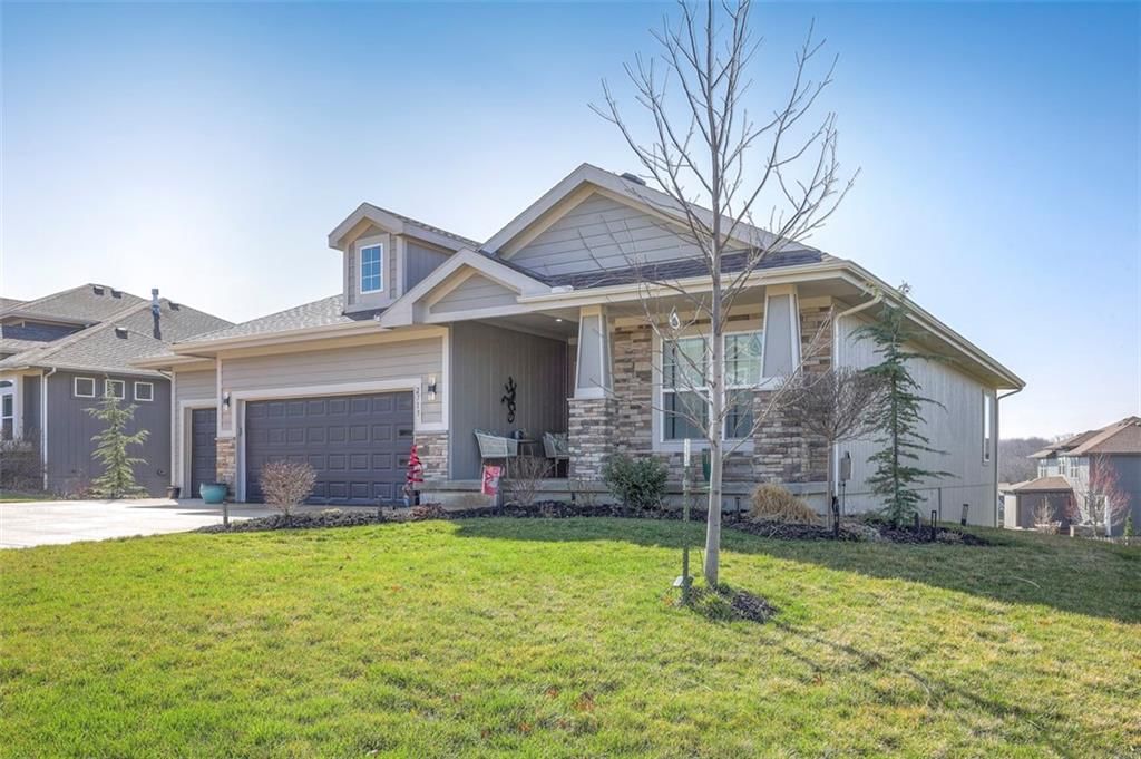 2713 W Concord Drive, Olathe, KS