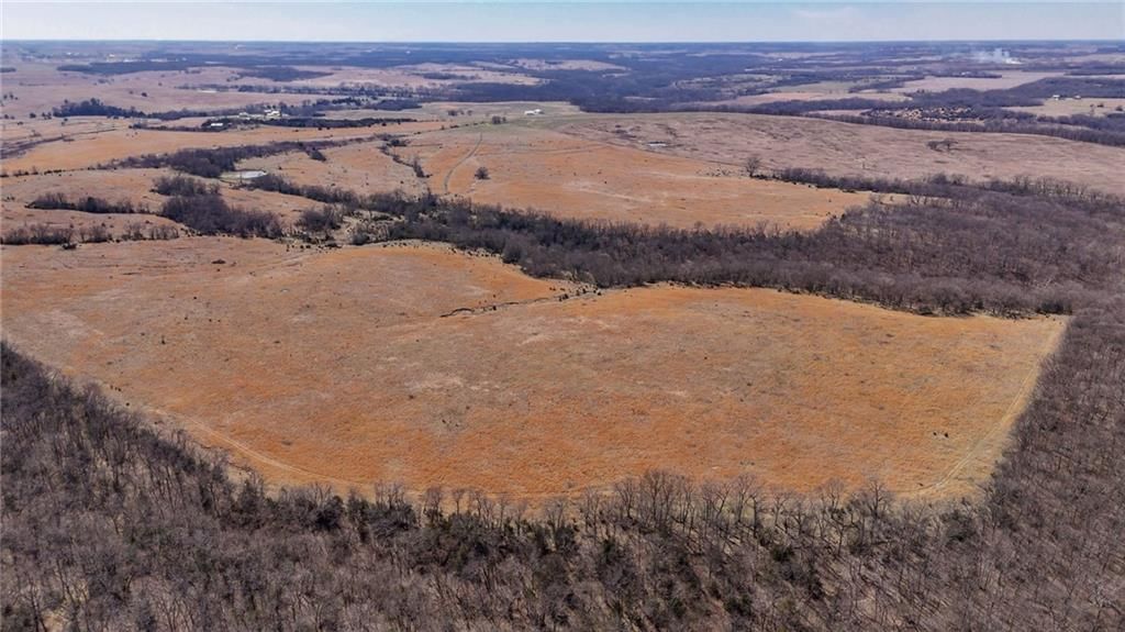 240 Acres M/L N 750 Road — photo 9