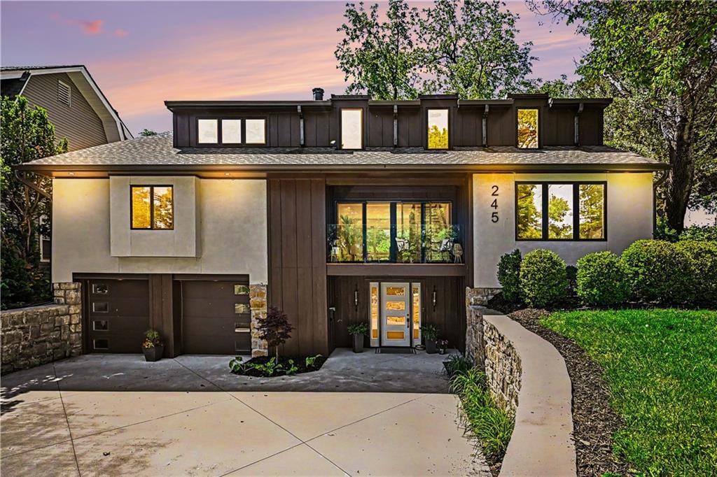 245 W 61st Street, Kansas City, MO
