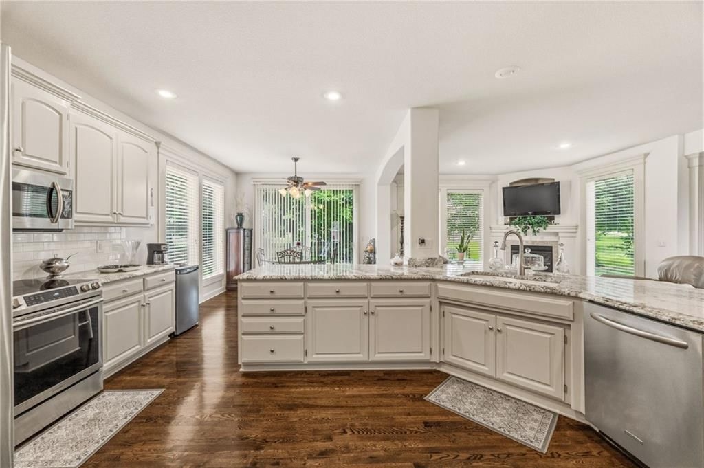 249 NE Misty Meadow Drive — photo 42