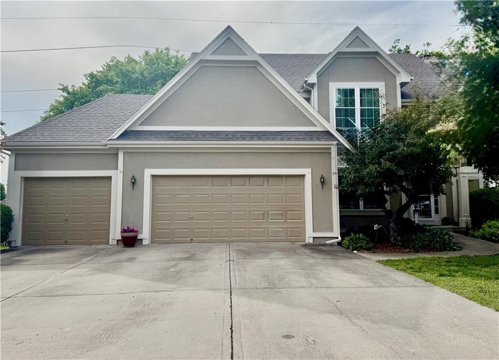 5920 NE Turquoise Drive, Lee's Summit, MO
