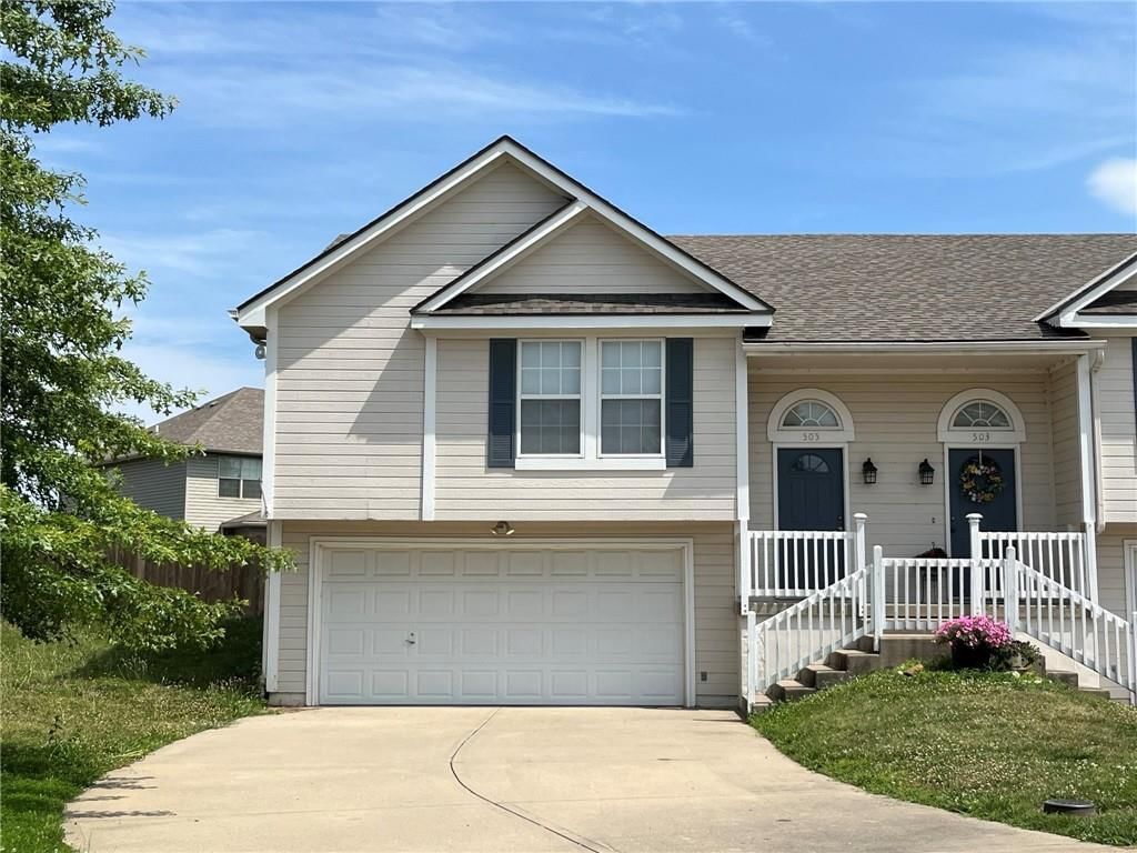 505 Regina Court, Raymore, MO