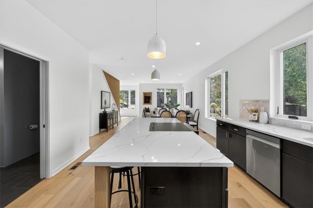 1025 Pacific Street — photo 11