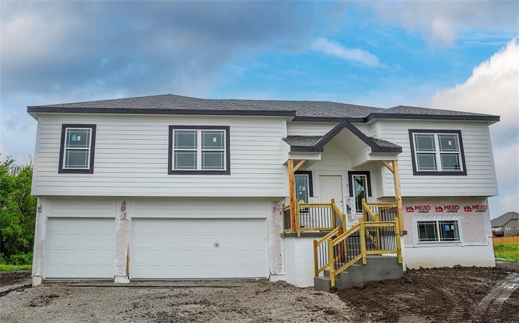 830 Cedar Ridge Drive, Raymore, MO