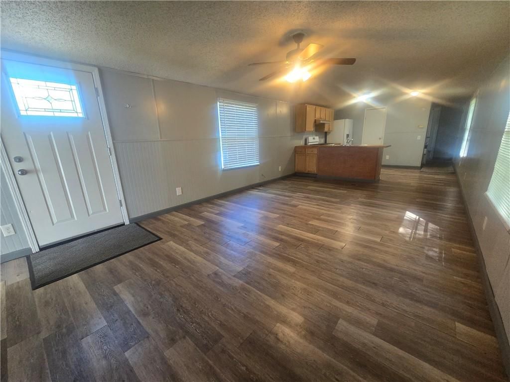 120 Maple Lane — photo 3